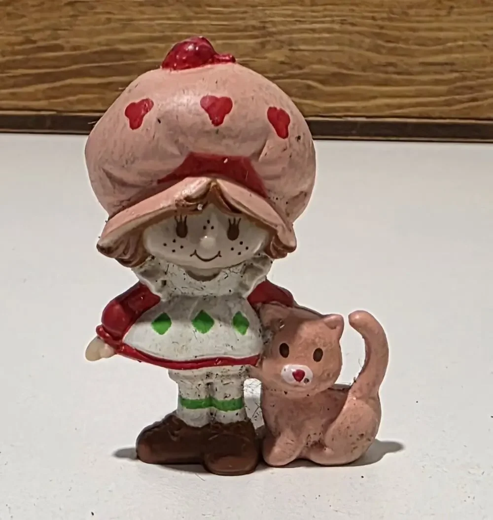 VTG Strawberry Shortcake and Custard Cat Strawberryland Miniature PVC Figure